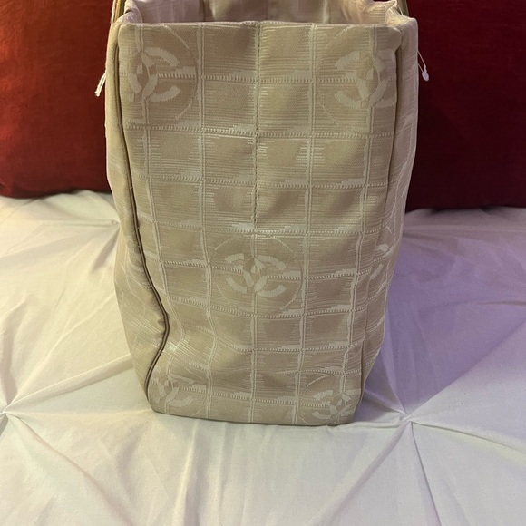 CHANEL TRAVEL LINE TOTE. EUC. - Picture 3 of 11